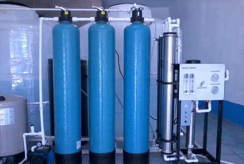 empieza la acción Encogimiento Ya Planta purificadora de agua con osmosis inversa -